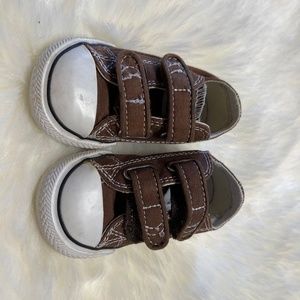 Size 4 (toddler) shoes - Brown Converse